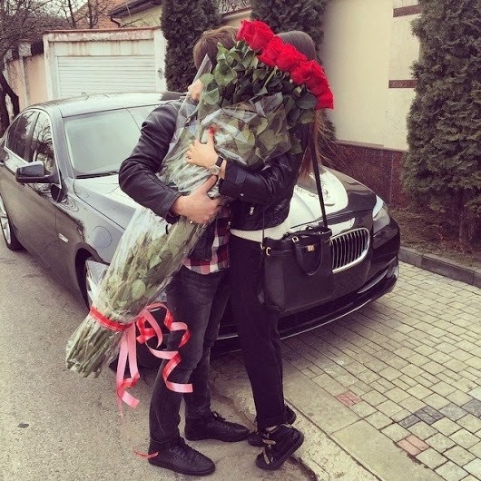 What Dream About Man Giving Flowers Means